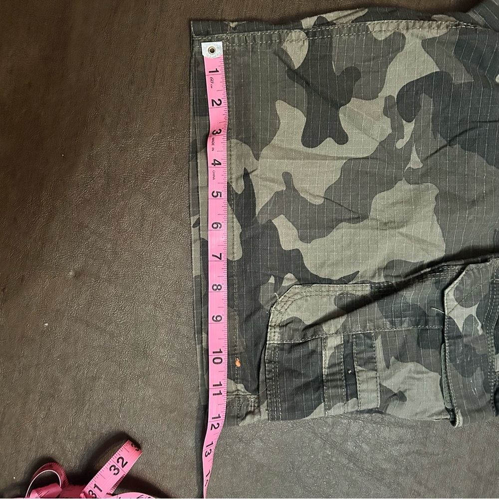 Urban Pipeline Green Camouflage Cargo Shorts - Picture 7 of 8